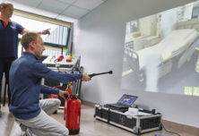 Manipulation des extincteurs sur simulateur lors d'une formation incendie Ifopse Centre de formation sécurité en entreprise